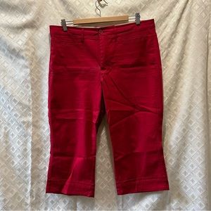 Venezia Stretch Capris size 14 Red